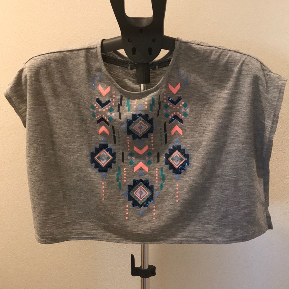 Justice girls size 8 tribal pattern crop top